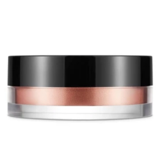 COCA-COLA X MORPHE GLOWING LOOSE HIGHLIGHTER π₯ - Picture 5 of 8